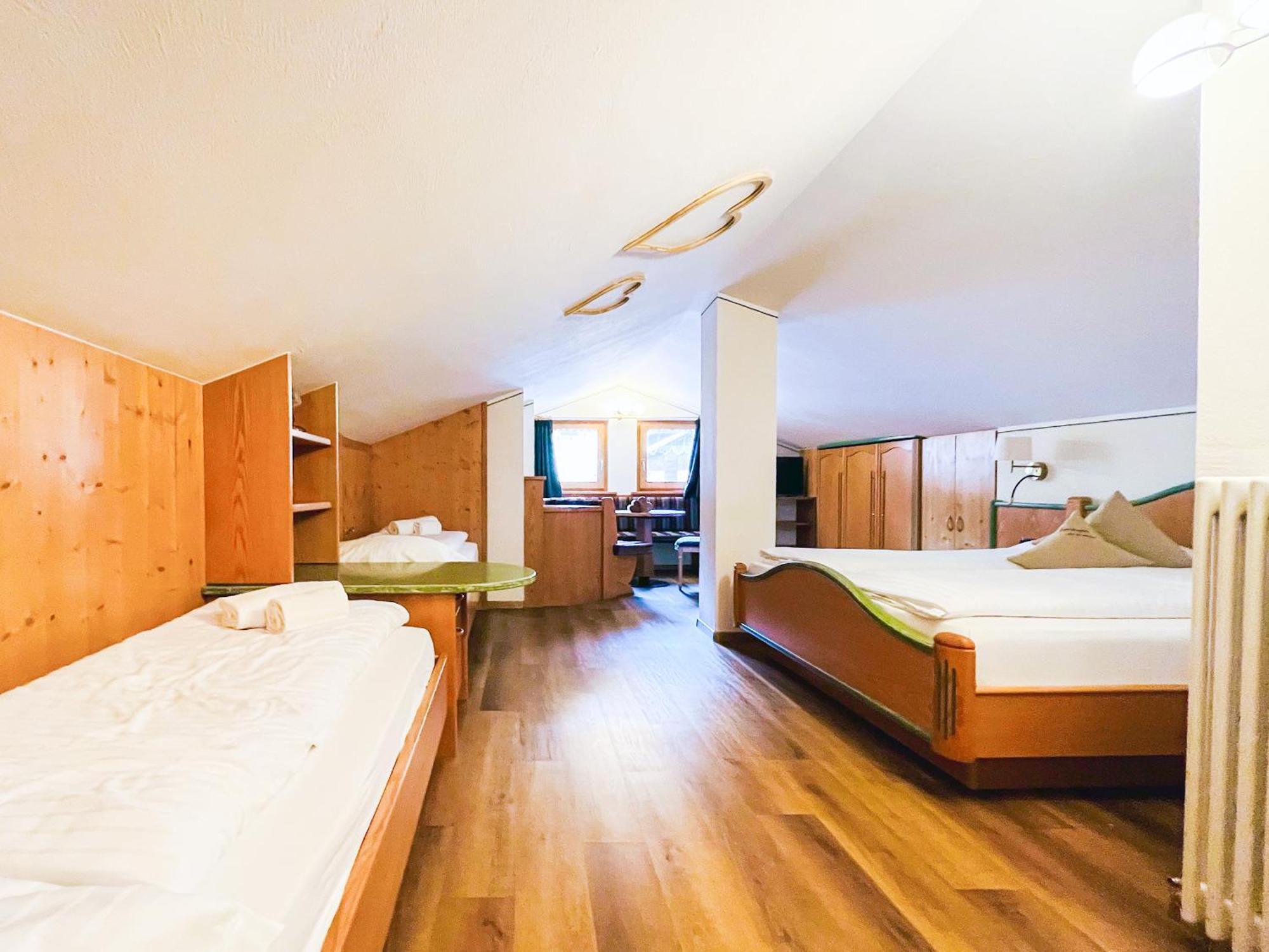 Hotel Galli リヴィーニョ エクステリア 写真